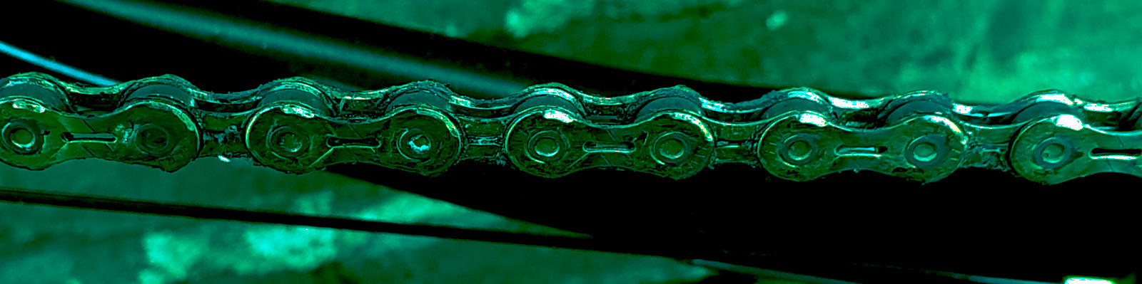 waxed chain with green filter
